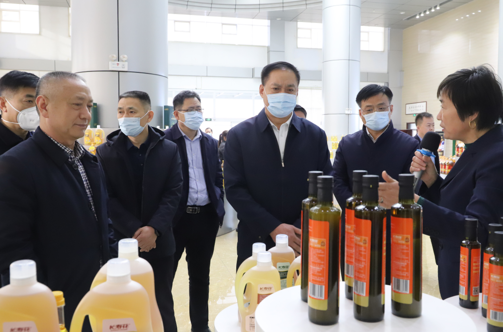 濱州市副市長、市公安局局長郝建來山東三星集團督導食品安全“兩個責任”工作機制落實情況