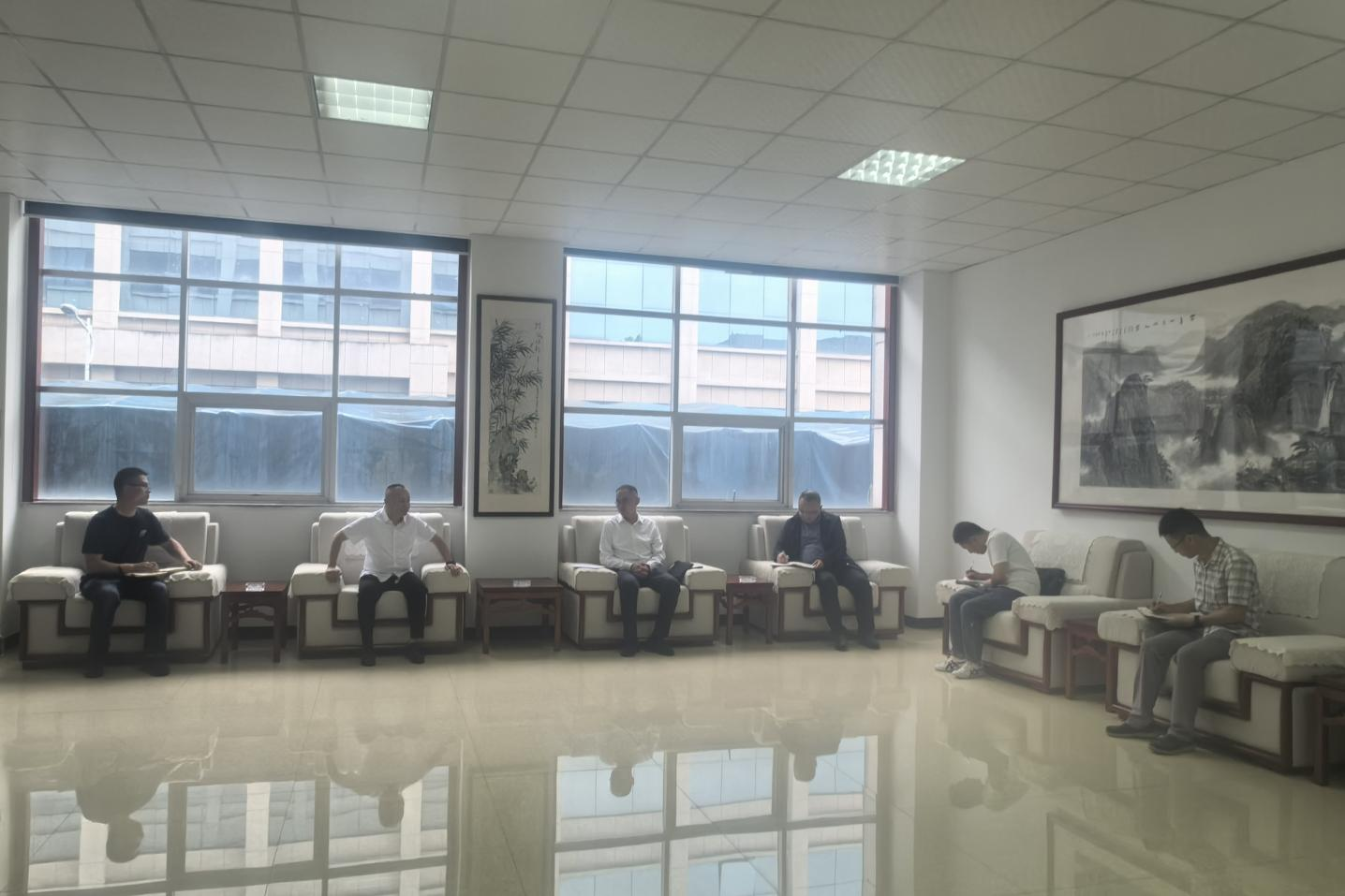 桐廬縣委常委、縣政府黨組成員吳濤來桐廬公司調(diào)研指導(dǎo)安全生產(chǎn)工作