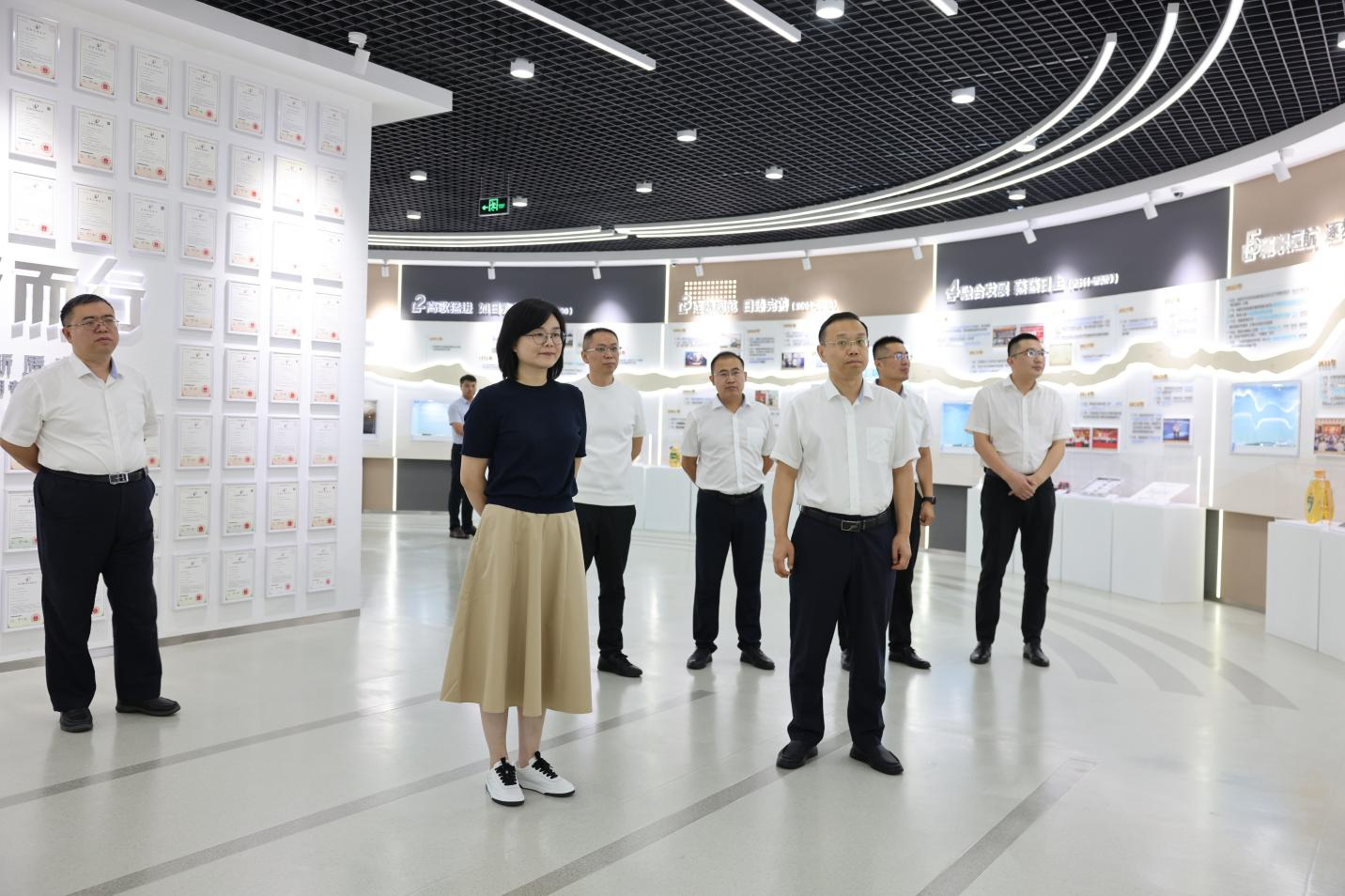 郵儲(chǔ)銀行濱州分行黨委書記、行長梁騫一行來山東三星集團(tuán)走訪調(diào)研