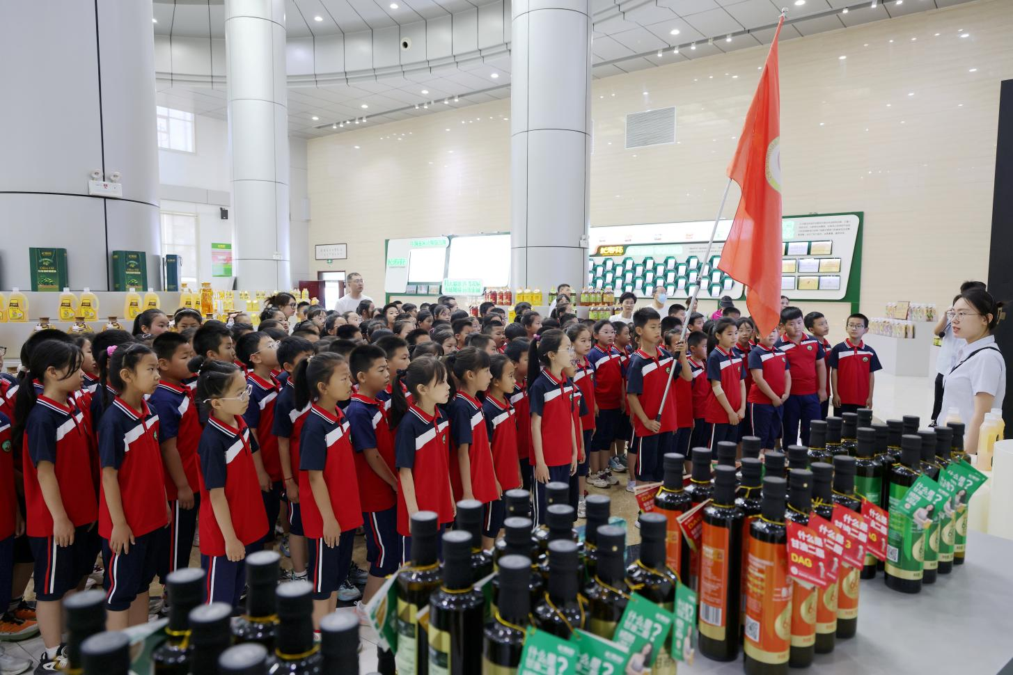 韓店中心小學(xué)師生走進(jìn)三星集團開展實踐教育活動
