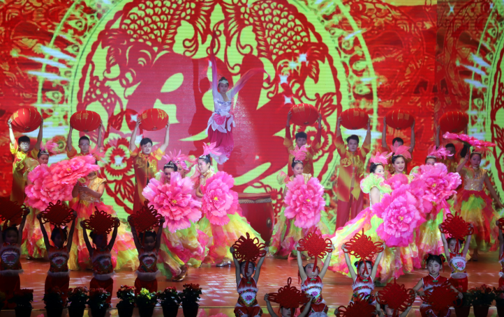 筑夢新三星 奮進(jìn)新時(shí)代 三星集團(tuán)2019年春節(jié)聯(lián)歡晚會小年夜?jié)馇樯涎? class=